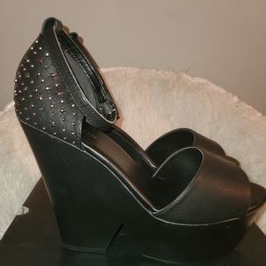 Shoes (wedges)